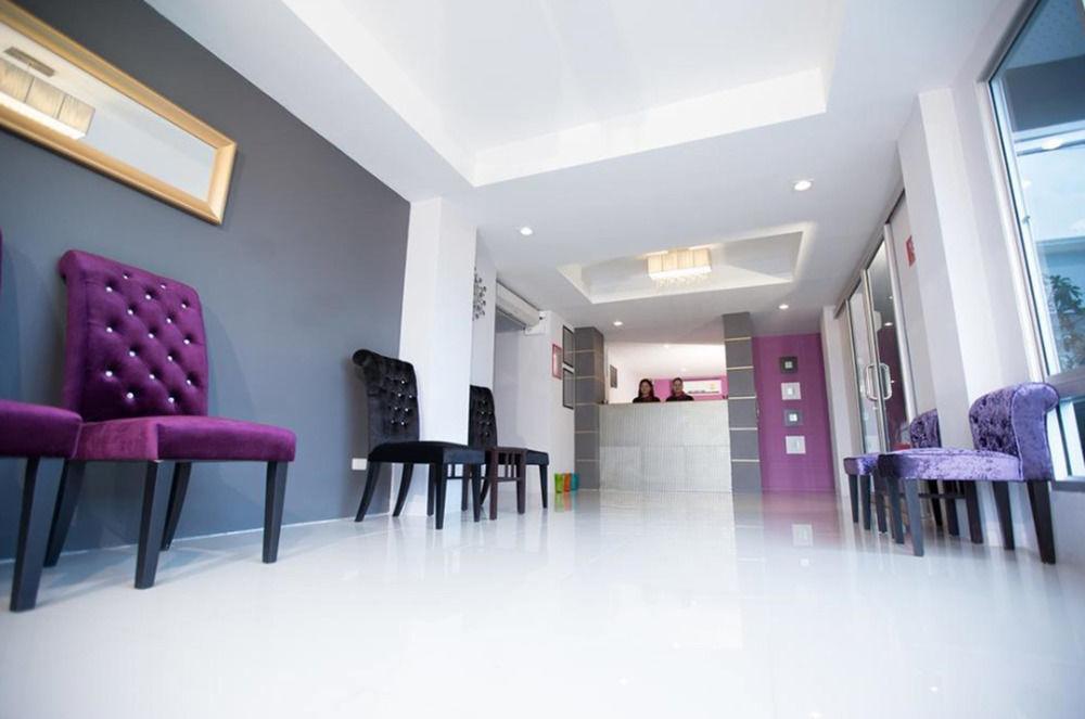 The Airy Residence Bangkok Bagian luar foto