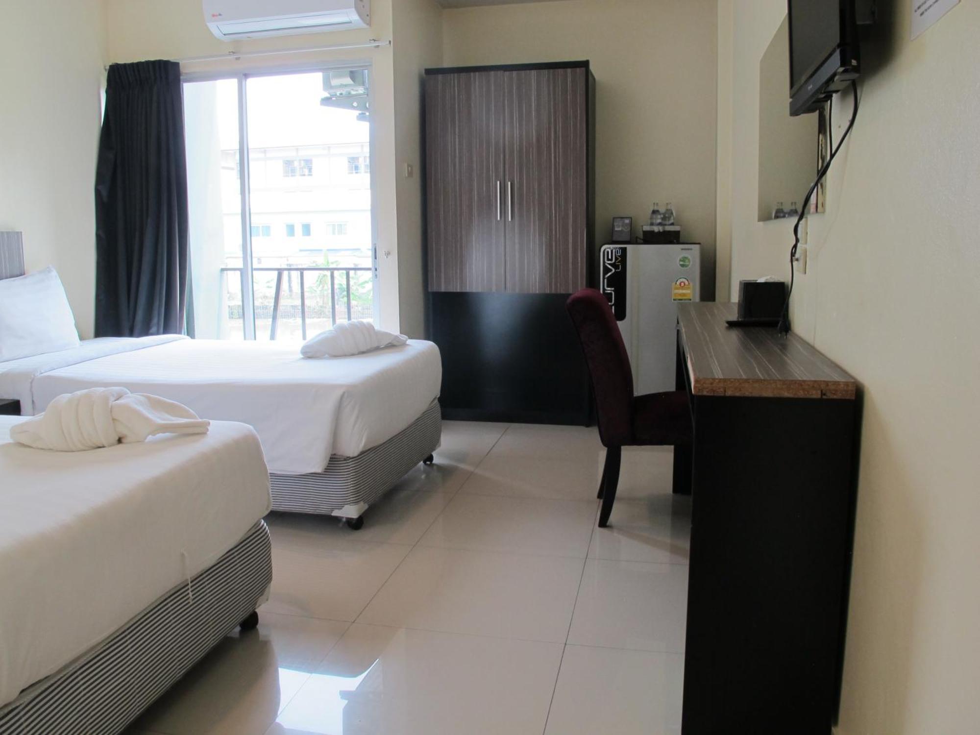 The Airy Residence Bangkok Bagian luar foto