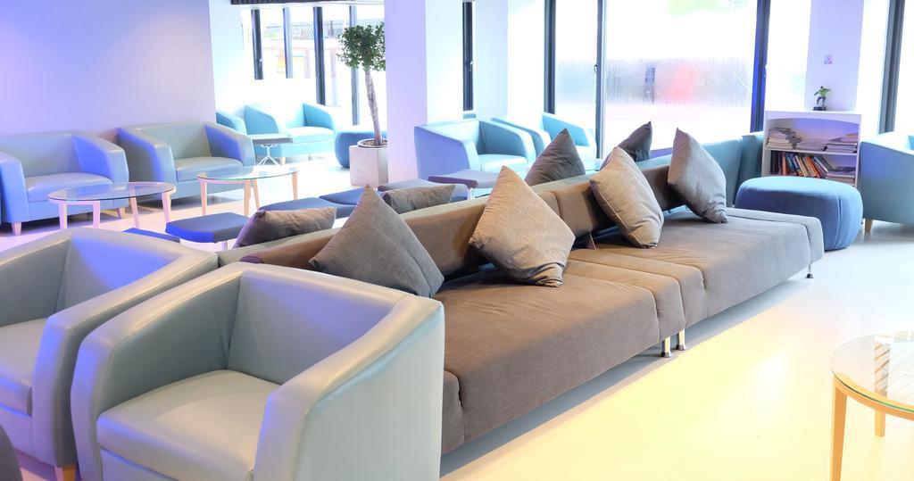 The Airy Residence Bangkok Bagian luar foto