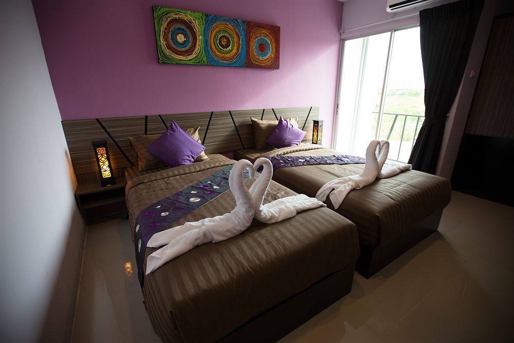 The Airy Residence Bangkok Bagian luar foto