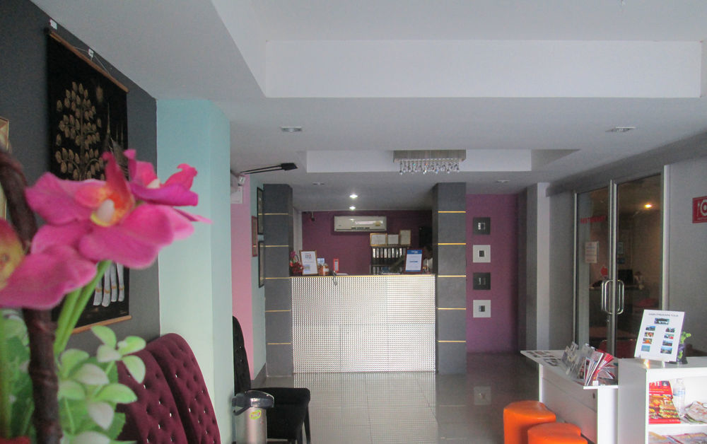 The Airy Residence Bangkok Bagian luar foto